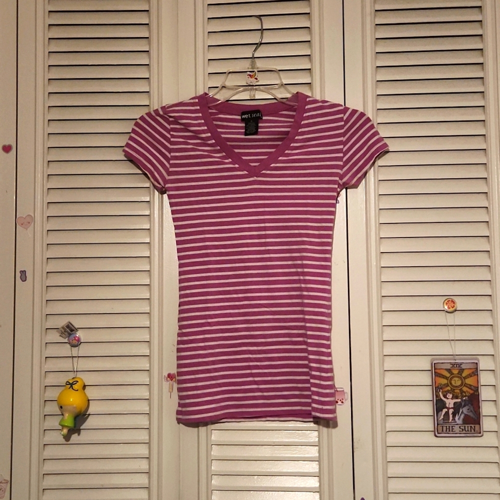 Wet Seal 🦭 Purple Tee